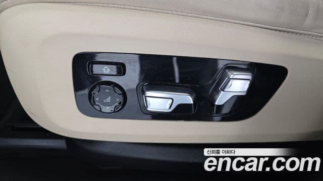 BMW X5 2021 — Photo 17/33