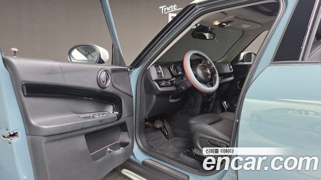 Mini Cooper Countryman 2022 — Фото 10/20
