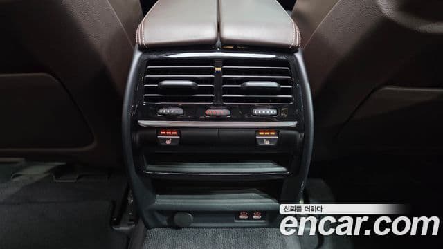 BMW 5 Series 2020 — Photo 24/32