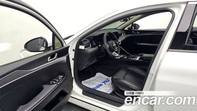 Kia K5 2021 — ფოტო 10/20