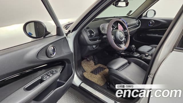 Mini Cooper Clubman 2021 — ფოტო 8/20