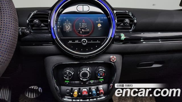 Mini Cooper Clubman 2021 — ფოტო 13/20