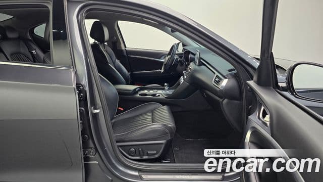 Genesis G70 2019 — ფოტო 30/31