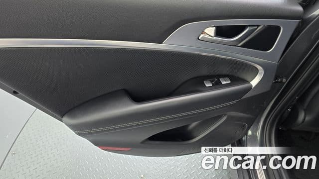Genesis G70 2019 — ფოტო 23/31