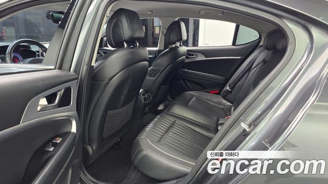 Genesis G70 2019 — ფოტო 25/31