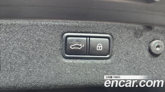 Genesis G70 2019 — ფოტო 2/31
