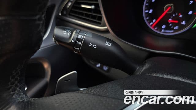 Genesis G70 2019 — ფოტო 13/31