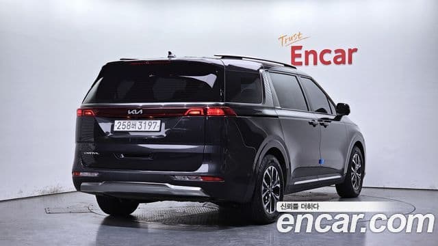 Kia Carnival 2022 — ფოტო 2/20
