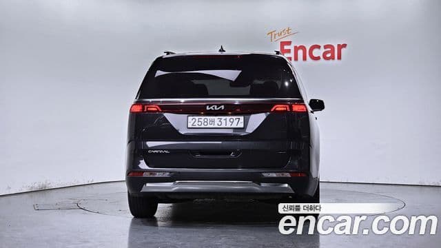 Kia Carnival 2022 — ფოტო 4/20