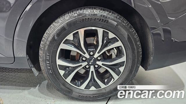 Kia Carnival 2022 — ფოტო 5/20
