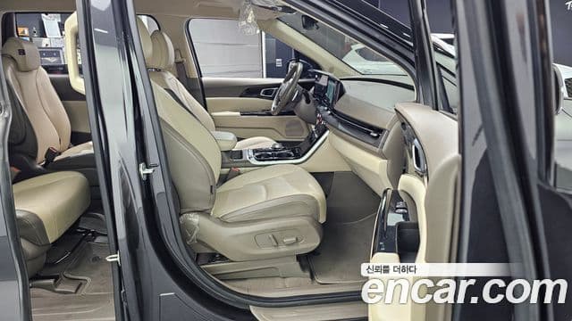 Kia Carnival 2022 — ფოტო 11/20