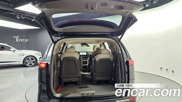 Kia Carnival 2022 — ფოტო 20/20