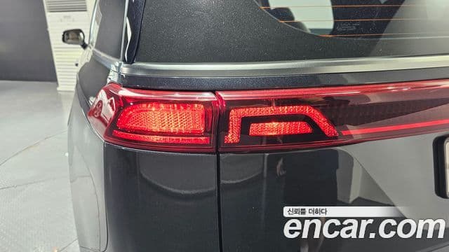 Kia Carnival 2022 — Photo 28/30