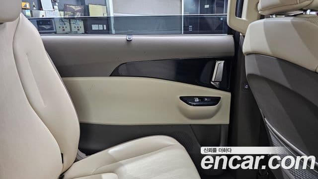 Kia Carnival 2022 — Photo 29/30