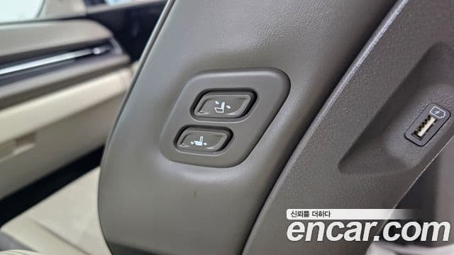 Kia Carnival 2022 — Photo 27/30