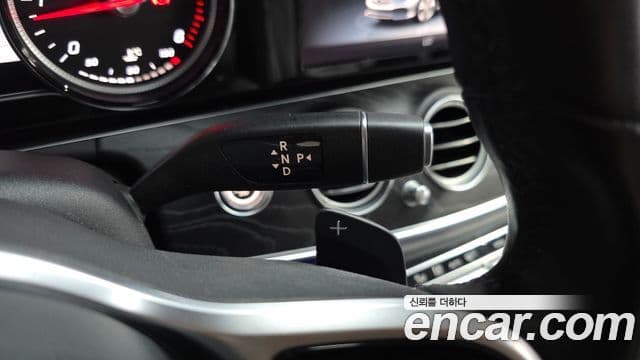 Mercedes-Benz E-Class 2019 — Şəkil 9/20