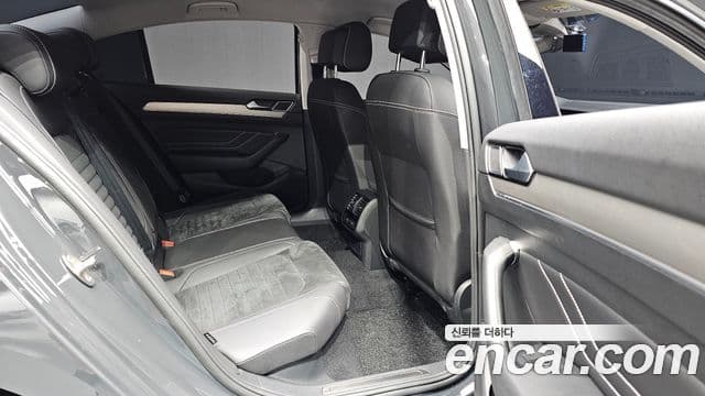 Volkswagen Passat GT 2021 — Şəkil 12/20