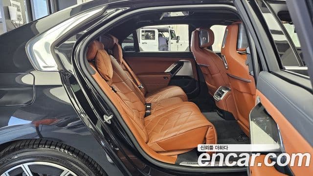 BMW 7 Series 2024 — ფოტო 12/20