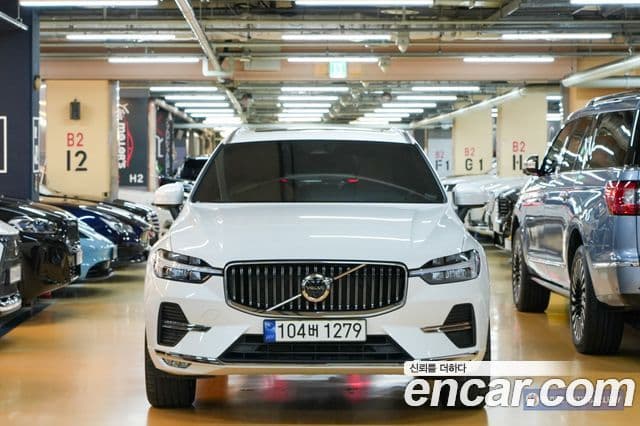 Volvo XC60 2023 — Şəkil 2/19