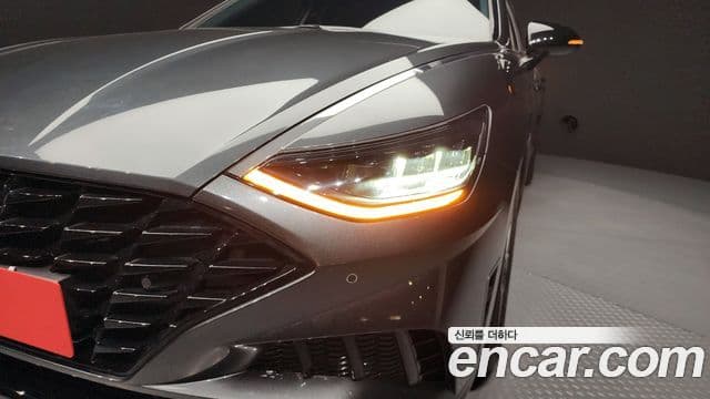 Hyundai Sonata Hybrid 2022 — Şəkil 19/31