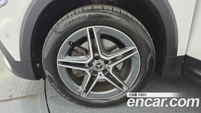Mercedes-Benz GLB-Class 2021 — Şəkil 5/20