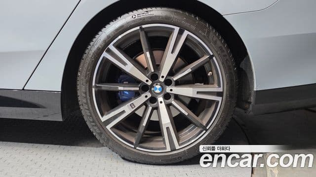 BMW 5 Series 2024 — Photo 16/30