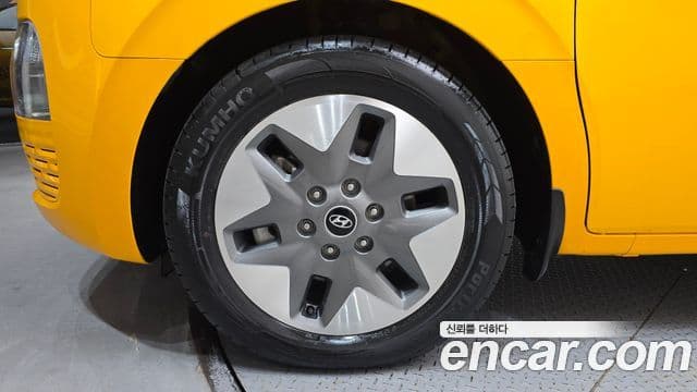 Hyundai Staria 2023 — ფოტო 10/20
