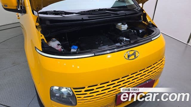 Hyundai Staria 2023 — ფოტო 2/20