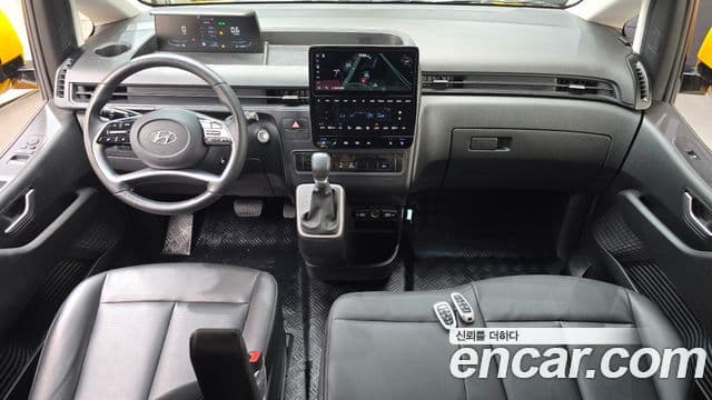 Hyundai Staria 2023 — ფოტო 5/20