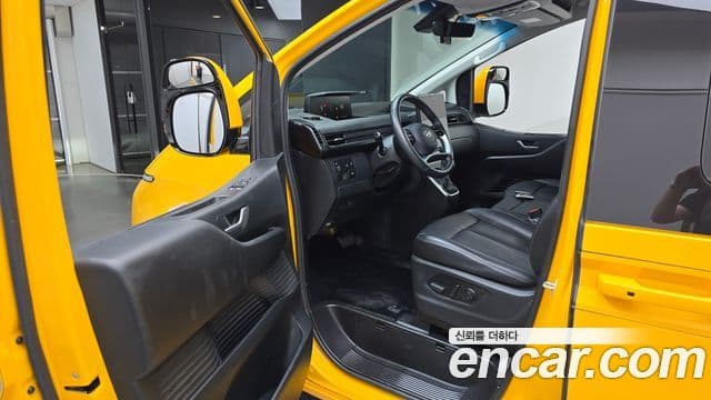 Hyundai Staria 2023 — ფოტო 20/20