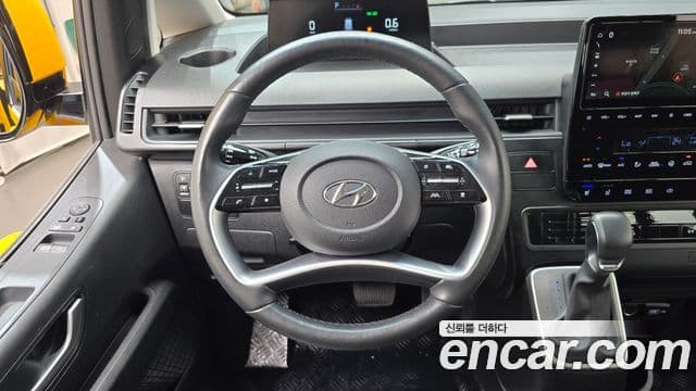 Hyundai Staria 2023 — ფოტო 16/20