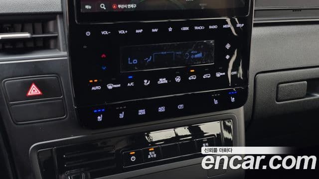 Hyundai Staria 2023 — ფოტო 17/20