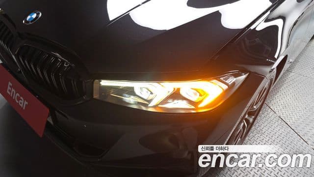 BMW 3 Series 2023 — ფოტო 15/34
