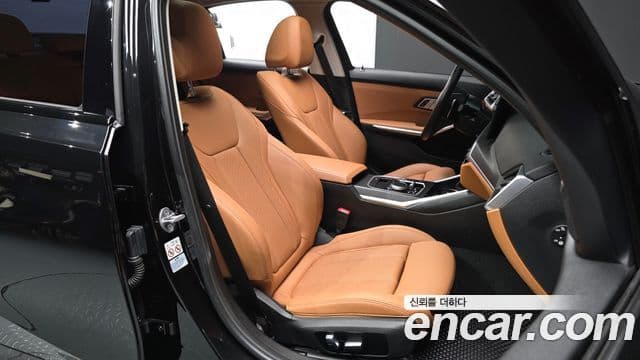 BMW 3 Series 2023 — ფოტო 20/34