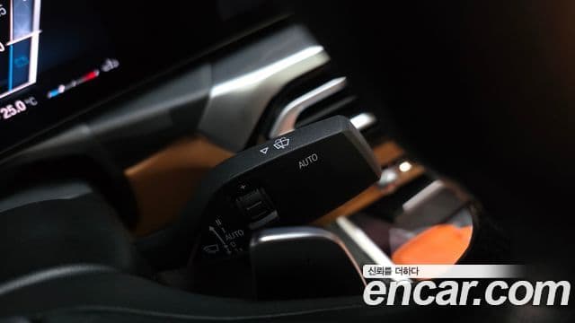 BMW 3 Series 2023 — ფოტო 31/34
