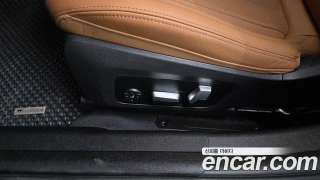 BMW 3 Series 2023 — ფოტო 16/34