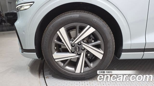 Genesis GV70 2025 — ფოტო 5/20