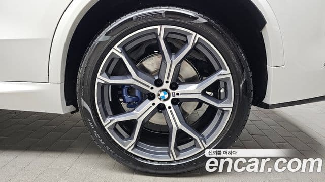 BMW X5 2025 — Photo 12/36