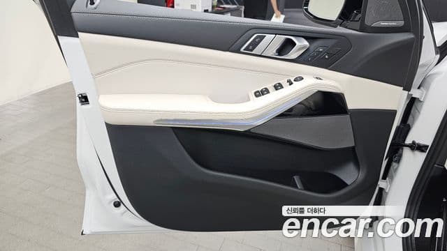 BMW X5 2025 — Photo 22/36