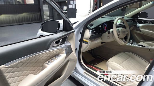 Genesis G70 2019 — ფოტო 9/20