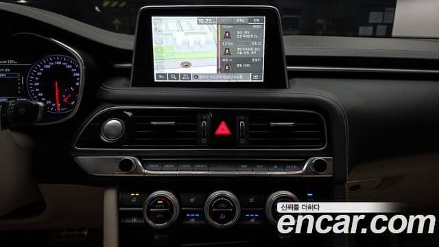 Genesis G70 2019 — ფოტო 14/20
