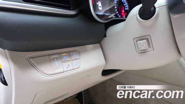 Genesis G70 2019 — ფოტო 15/20