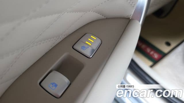 Genesis G70 2019 — ფოტო 18/20