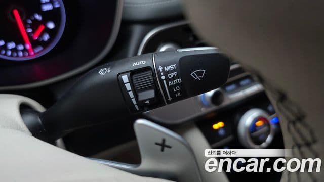 Genesis G70 2019 — ფოტო 23/35
