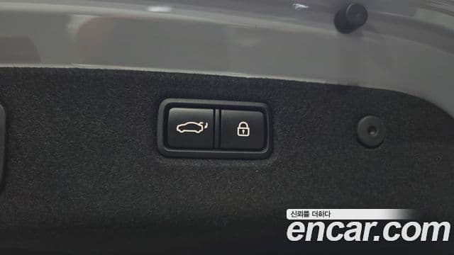 Genesis G70 2019 — ფოტო 30/35