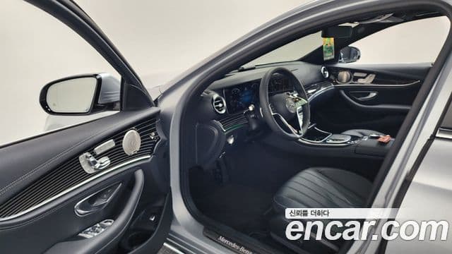 Mercedes-Benz E-Class 2023 — Şəkil 10/20