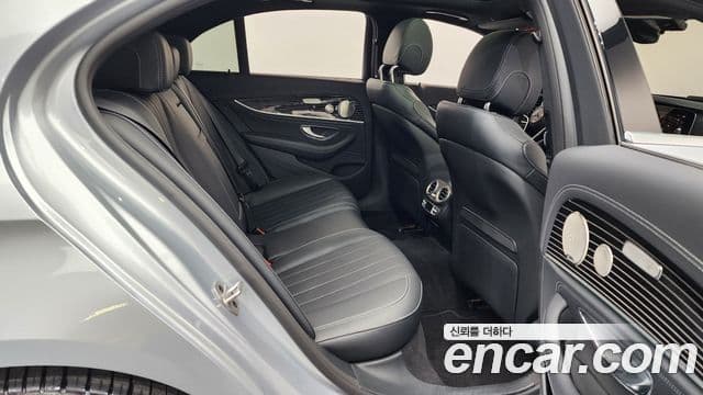 Mercedes-Benz E-Class 2023 — Şəkil 11/20