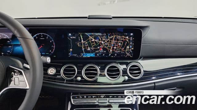 Mercedes-Benz E-Class 2023 — Şəkil 12/20