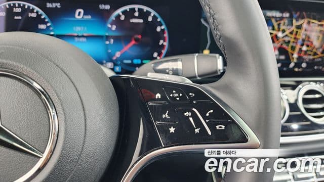 Mercedes-Benz E-Class 2023 — Şəkil 17/20