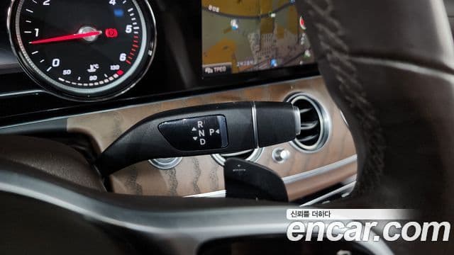 Mercedes-Benz E-Class 2019 — Şəkil 9/20